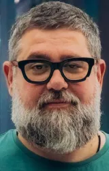 Карен Захаров